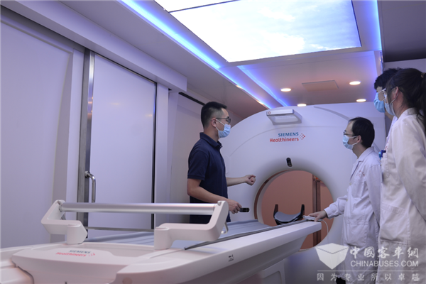 十天交付! 金旅CT医疗车全力跑出疫情防控加速度