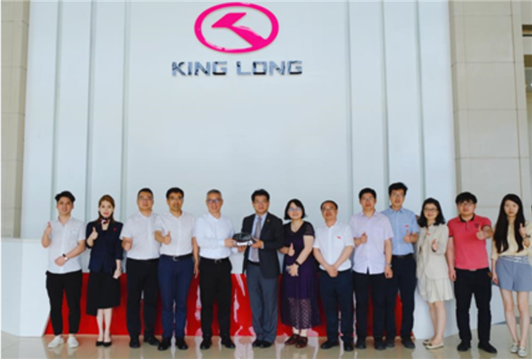 厦门金龙-厦门大学联合研发中心正式揭牌 厦门金龙-厦门大学联合研发中心正式揭牌