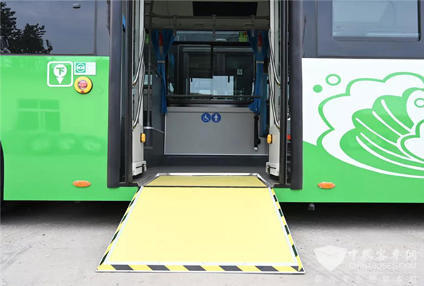 5·20｜敬老爱老 安凯助力“适老化”交通出行