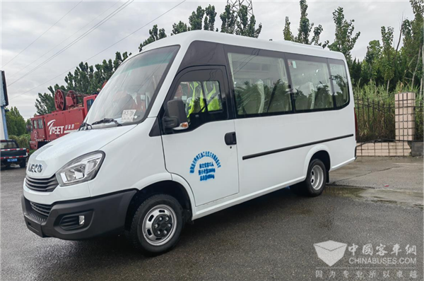 从容应对特殊环境工况 批量依维柯欧风交付胜利油田