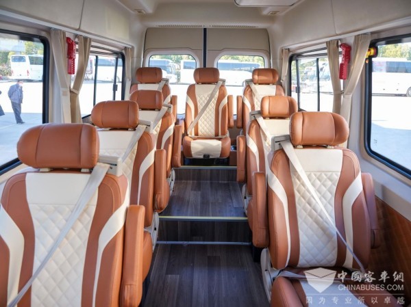 苏州金龙,高端定制版,9座睿星