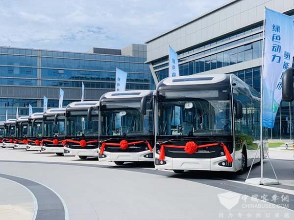 亚星客车 氢燃料公交车 山东潍坊