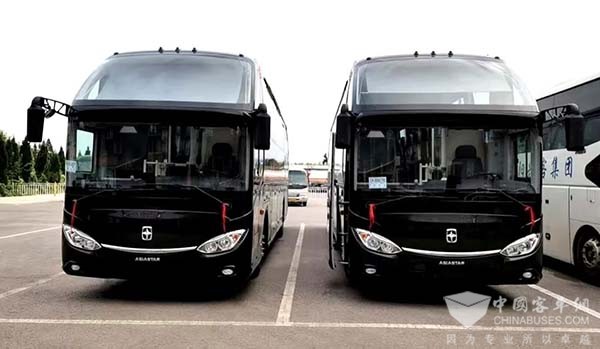 亚星客车 金刚系列 高端旅游车