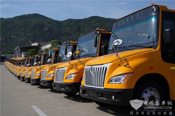 小校车折射大民生！金旅校车为“爱”守护平安上学路