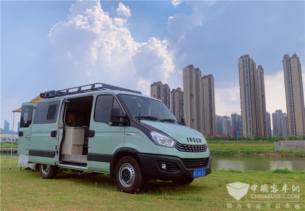 南京依维柯：全能轻客服务百业 成就用户与品牌的“双向奔赴”