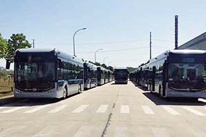 交付550辆 “东风天翼”10米纯电动低地板城市客车武汉公交投运