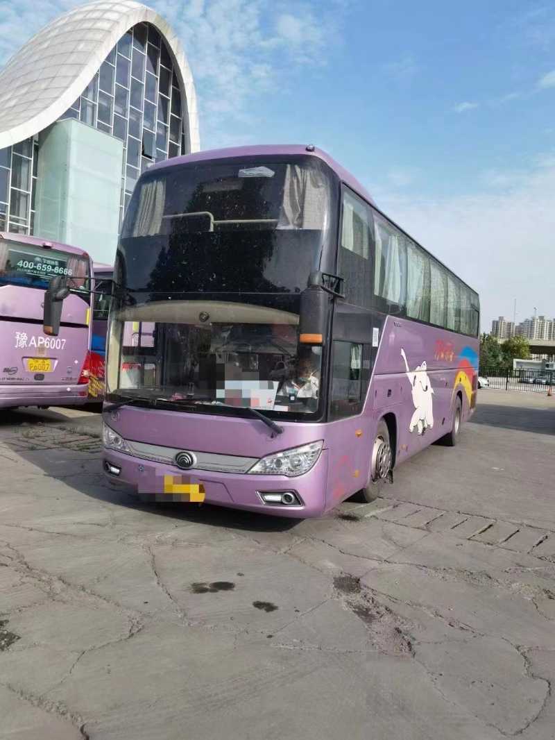 2017年9月 54座公里数少随时可提宇通6118型气囊车