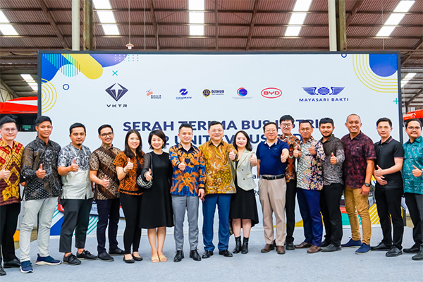 比亚迪印尼雅加达新见证！22辆K9电动大巴交付当地巴士公司