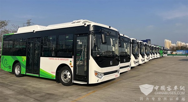 吉利星际客车 纯电动 城市客车 港城公交