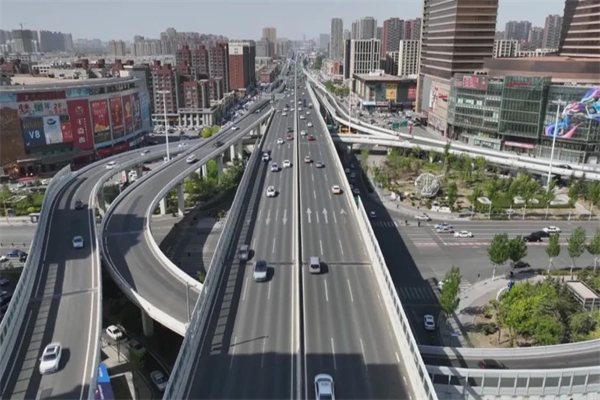 长春市公交专用道试点效果显著 相当5.3万个通勤族放弃自驾出行