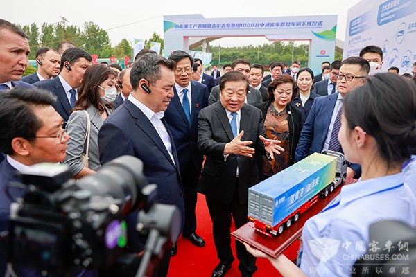 中通客车 吉尔吉斯斯坦 1000台 扎帕罗夫