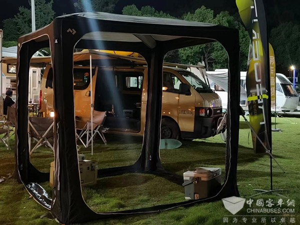 图雅诺轻客 客京喜露营车 露营爱好者 Vanlife