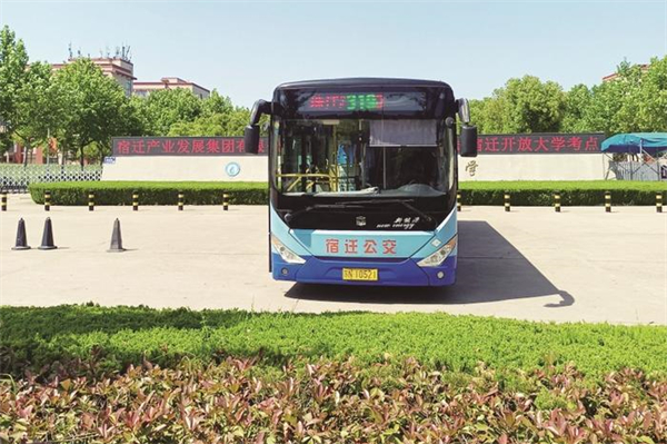 宿迁在职教园区试行公交定点专线服务，全力满足师生出行需求