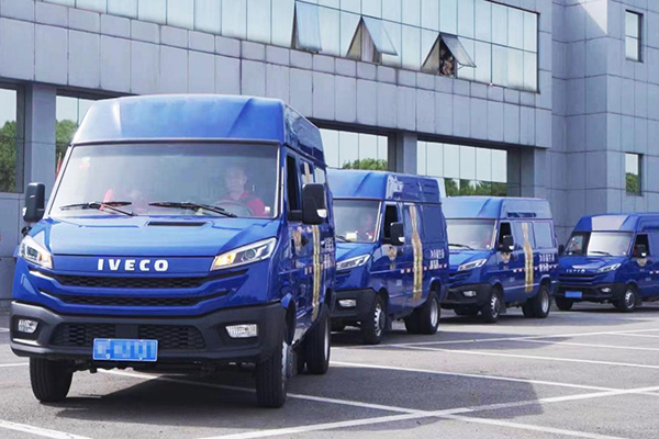 订单数量超7000台 南京依维柯全新得意首批车辆火热交付