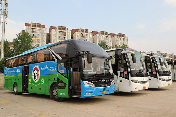 将318国道变坦途 新川藏运业携手苏州金龙护航最美“朝圣路”