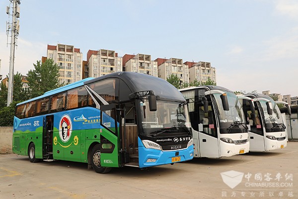 苏州金龙 旅游客车 睿星车型 新川藏运业