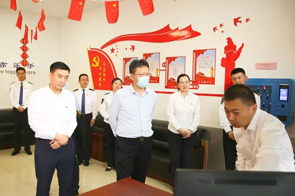 亲临一线指导 交通运输部运输服务司司长蔡团结到济南公交调研