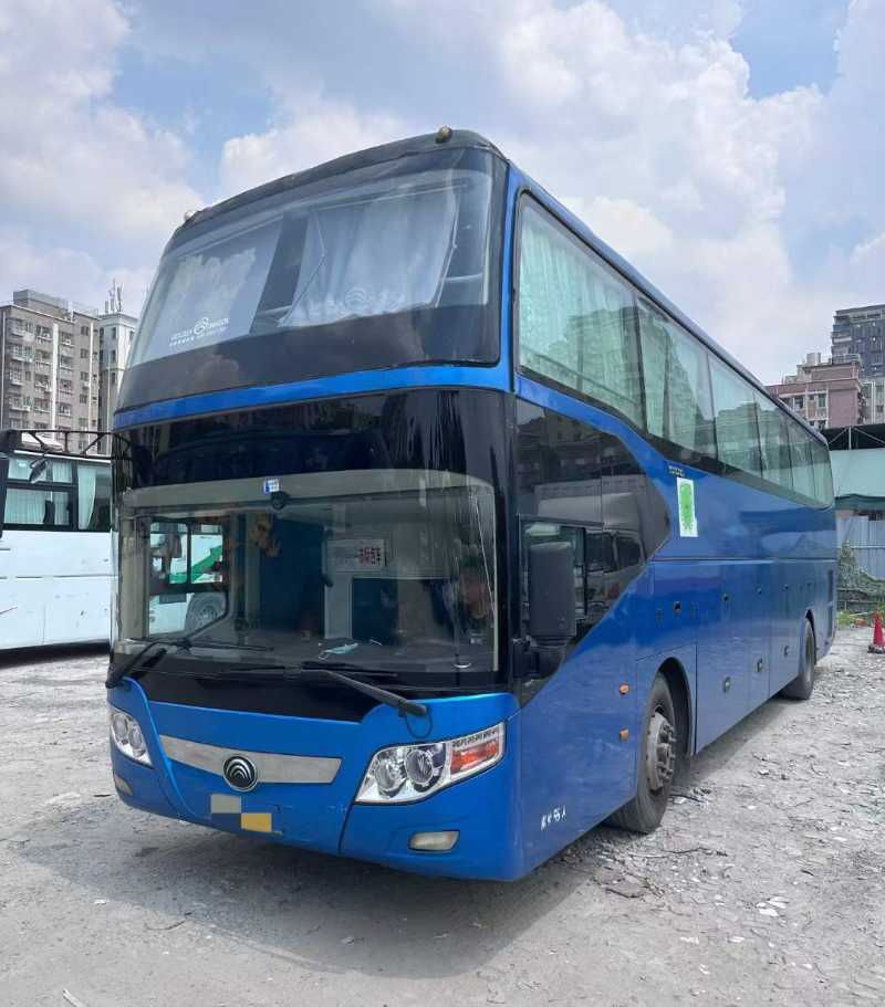 2015年1月 深圳牌国四一层半55座宇通6126气囊中门旅游车