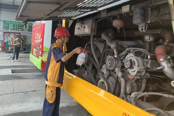 助力考生们金榜题名 内江公交集团全力以赴护航高中考