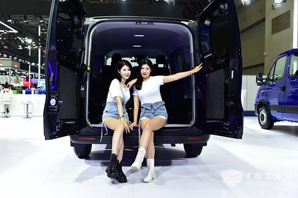 南京依维柯 全新得意 聚星 欧胜 重庆国际车展