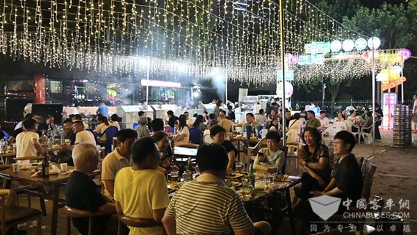 烟台公交 废旧公交 网红餐车 夏日消费季