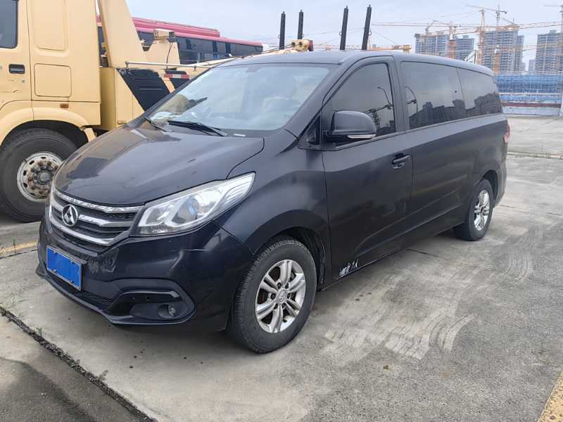 2017年7月 同款多台7座国五蓝牌柴油大通