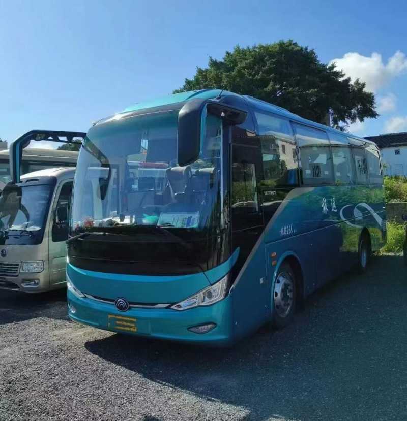 2021年10月 国六精品2+1型保姆车26座宇通6907气囊车