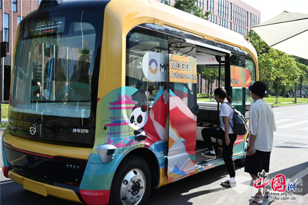 360度无盲区! 金旅“驰睿”自动驾驶小巴带你去看大运会