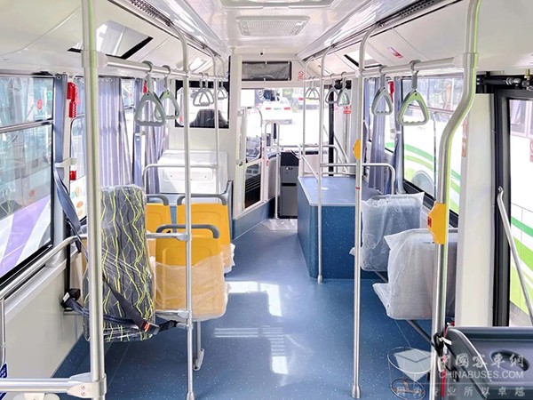 崇明巴士 一等级 无障碍 低地板 新能源公交 崇明