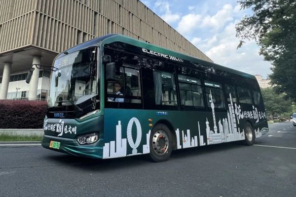 打造“移动图书馆” 金高公交浦东新区“书香巴士”正式投运