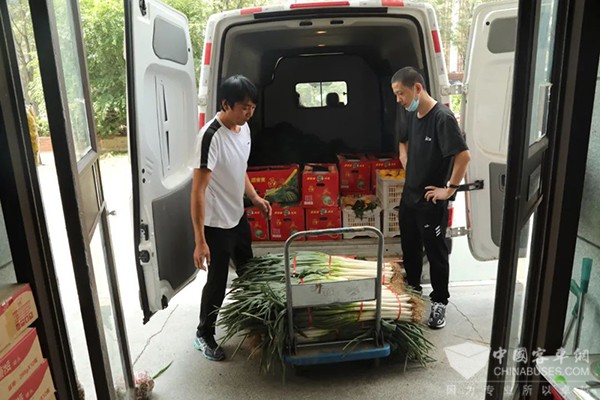 图雅诺轻客 吉象 刘老板 蔬果超市 采购进货