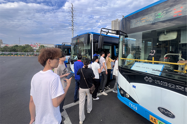 精准服务比亚迪园区员工 长沙公交定制公交出行提档升级