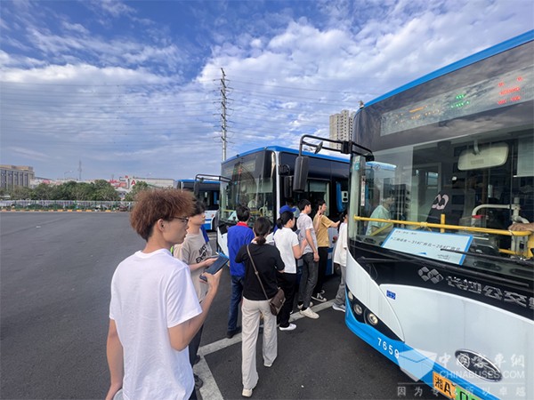 长沙公交集团 比亚迪汽车 职工 定制专线