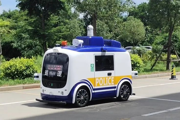 阿波龙自动驾驶小巴表现抢眼 厦门金龙全程参与2023工博会