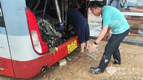 北京公交集团 客八分公司 洪涝灾害 等待救援