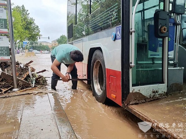 北京公交集团 客八分公司 洪涝灾害 等待救援