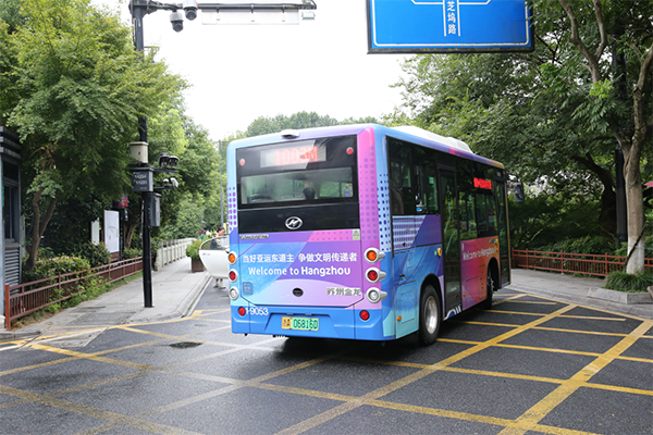 喜迎亚运会 苏州金龙纯电动微巴亮相杭州