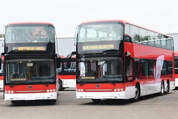 为当地“量体裁衣” 比亚迪向智利交付首批双层电动大巴