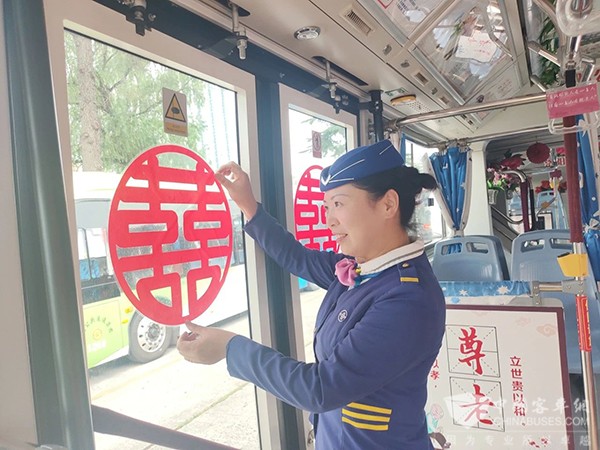 洛阳公交 18米 公交婚车 婚礼仪式