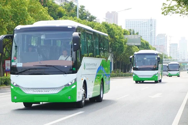 暑期旅游火爆 跟随安凯客车看看这些热门目的地