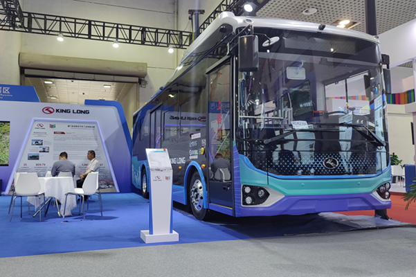 携自动驾驶安防车、售卖车 金龙在投洽会交出“数字化答卷”