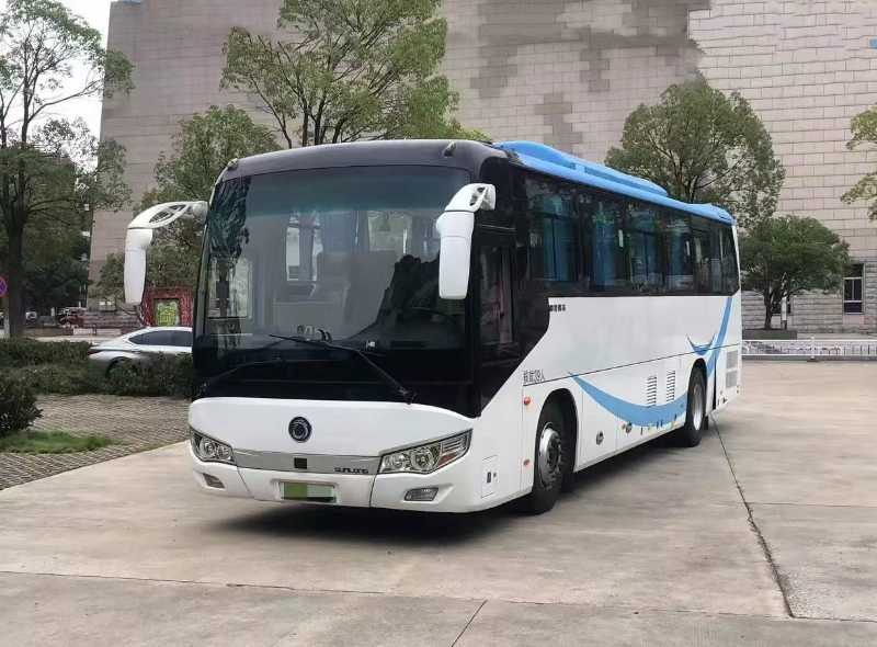 2018年12月 两台有公告11米39座锅炉暖气申龙6118气囊车