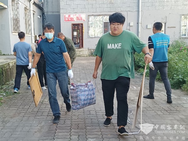 延吉公交集团 红色星期五 党员志愿 服务活动