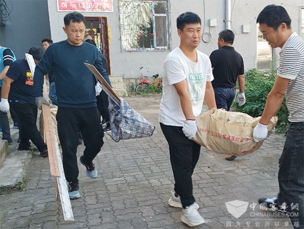 延吉公交集团 红色星期五 党员志愿 服务活动