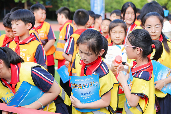 携手芒果TV《赢在孩子》 宇通持续关注青少年健康成长