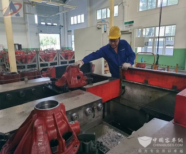 东风德纳车桥 十堰工厂 减速器车间 秋季订单增加