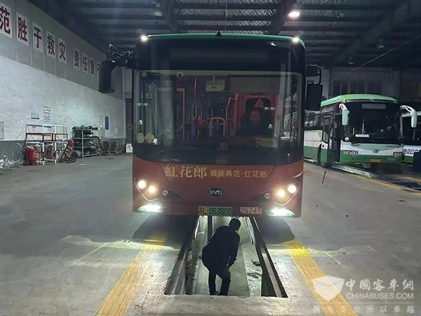 镇江公交 节日期间 线路运营 安全生产 平稳有序