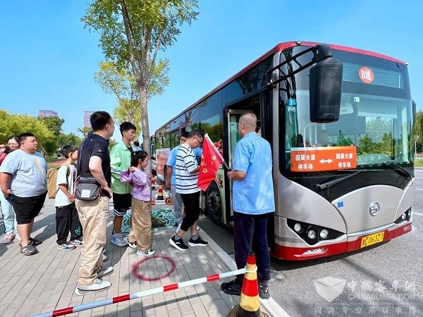 天津公交 乘公交 绿色出行游玩 假期客流 黄金周