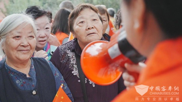 成都公交 铃停巴士 开通半年 出行服务