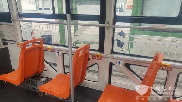 成都公交 铃停巴士 开通半年 出行服务